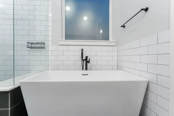 $2,500 | 113 Coronado Street, Houston, TX 77009