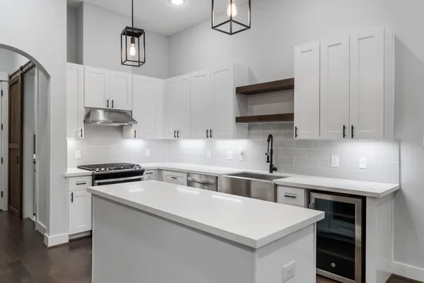 $2,500 | 113 Coronado Street, Houston, TX 77009