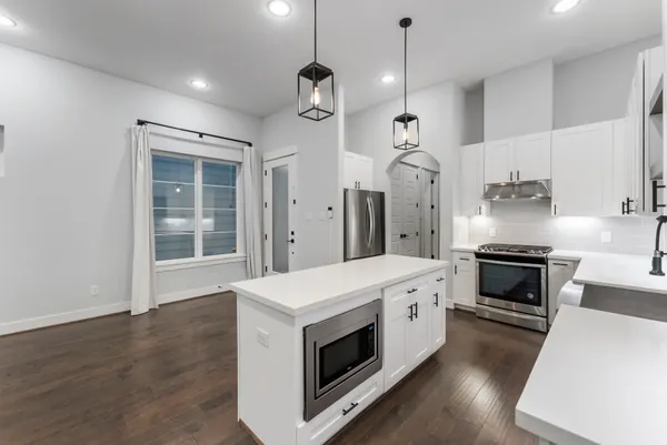 $2,500 | 113 Coronado Street, Houston, TX 77009