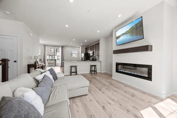 $354,500 | 2230 Gateway Curve, North St. Paul, MN 55109