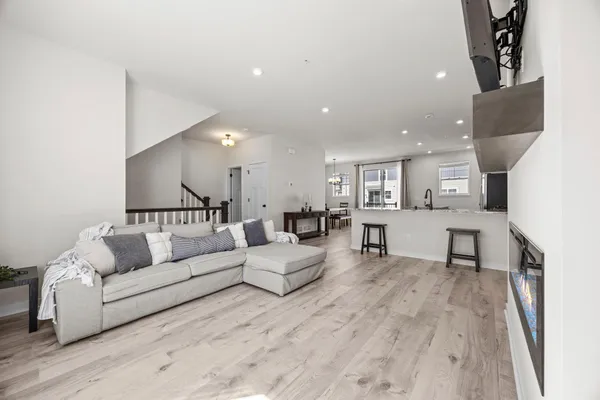 $354,500 | 2230 Gateway Curve, North St. Paul, MN 55109