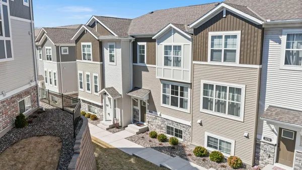 $354,500 | 2230 Gateway Curve, North St. Paul, MN 55109