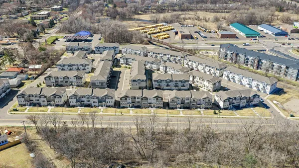 $354,500 | 2230 Gateway Curve, North St. Paul, MN 55109