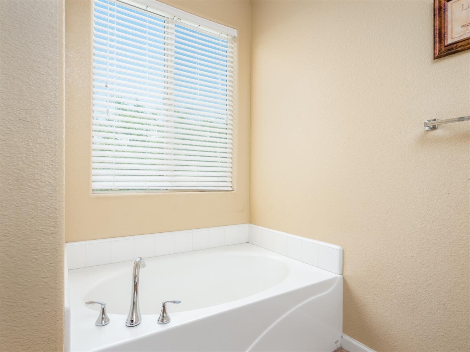 2185 Sheldon Court Reedley, CA 93654 - Photo 14 of 34 Gallery Image 14
