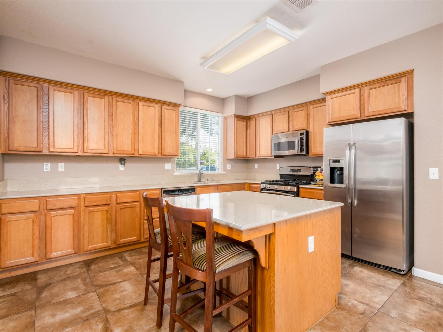 2185 Sheldon Court Reedley, CA 93654 - Photo 3 of 34 Gallery Image 3