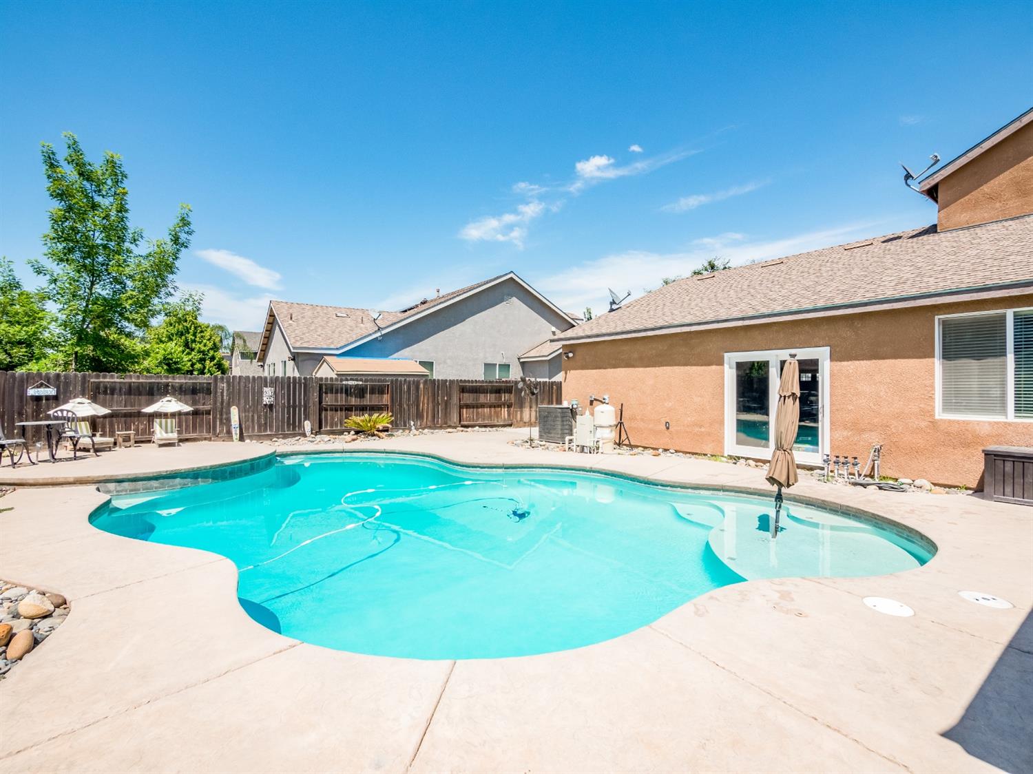 2185 Sheldon Court Reedley, CA 93654 - Photo 8 of 34 Gallery Image 8
