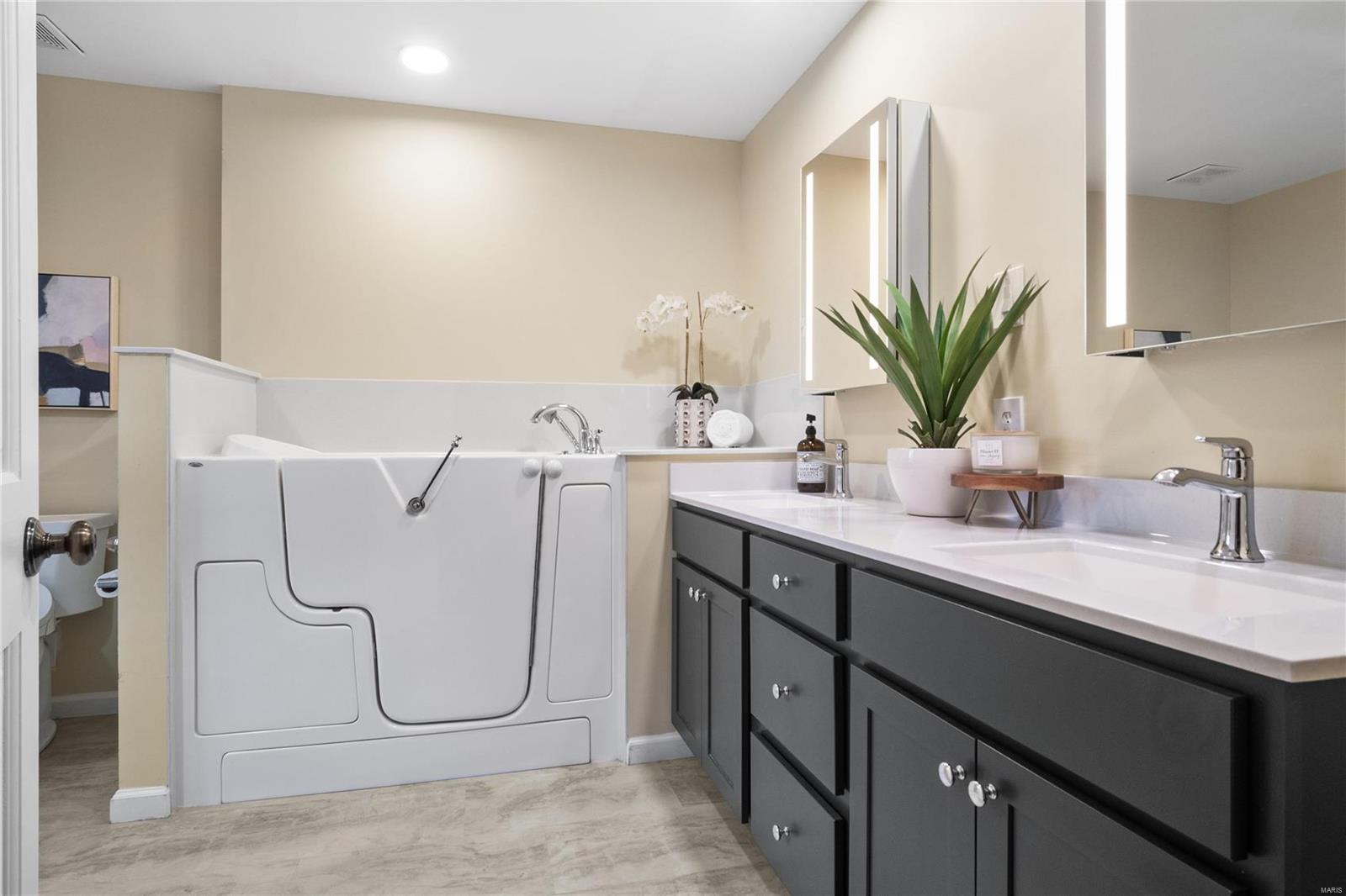 16484 Horseshoe Ridge Road Chesterfield, MO 63005 - Photo 25 of 63 Gallery Image 25