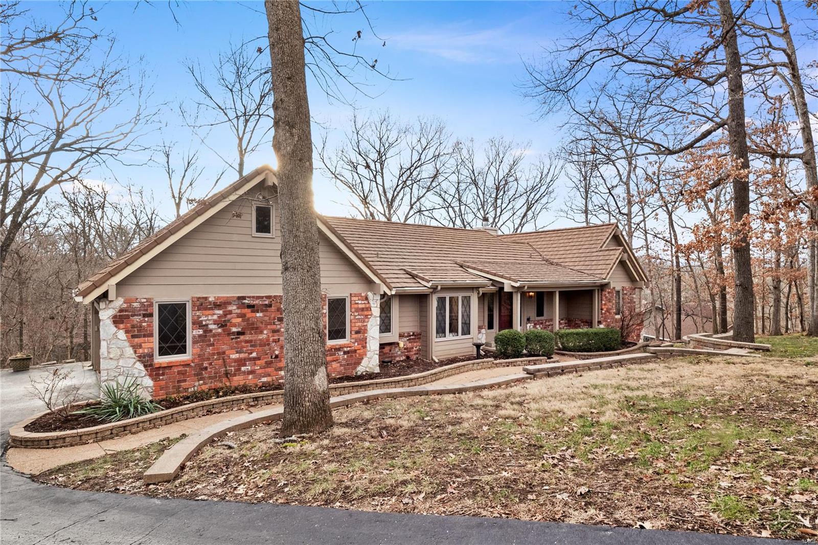 16484 Horseshoe Ridge Road Chesterfield, MO 63005 - Photo 3 of 63 Gallery Image 3