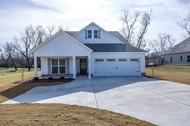 $394,999 | 124 Chinaberry Street, Pine Mountain, GA 31822