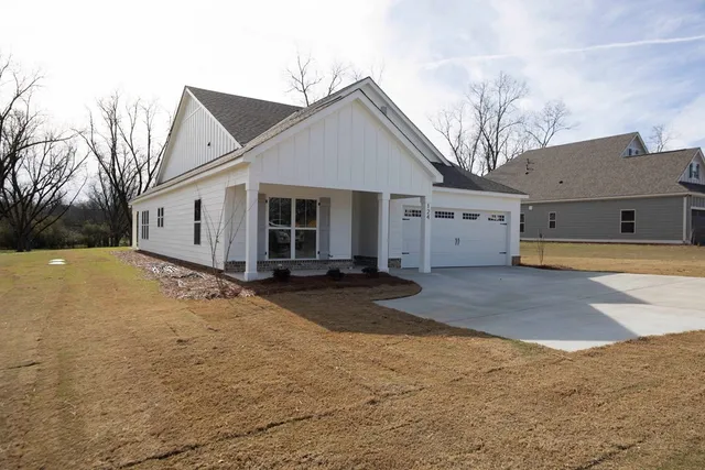 $394,999 | 124 Chinaberry Street, Pine Mountain, GA 31822