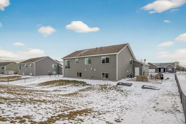 $369,900 | 922 Mulberry Avenue, Montgomery, MN 56069