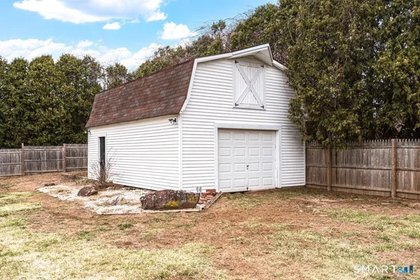 $579,900 | 136 Broad Brook Road, Enfield, CT 06082