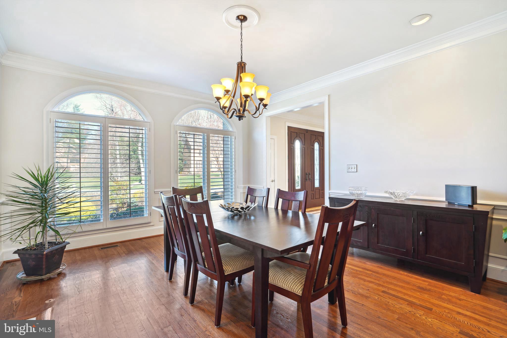 8611 Split Oak Circle Bethesda, MD 20817 - Photo 12 of 60 Dining Rom