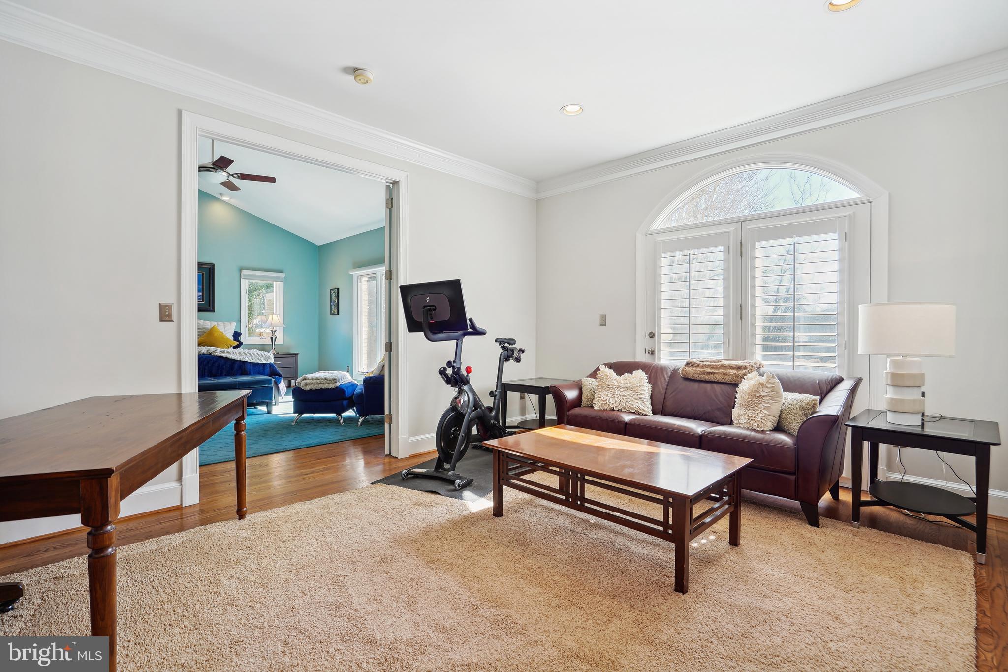 8611 Split Oak Circle Bethesda, MD 20817 - Photo 20 of 60 Library/Office