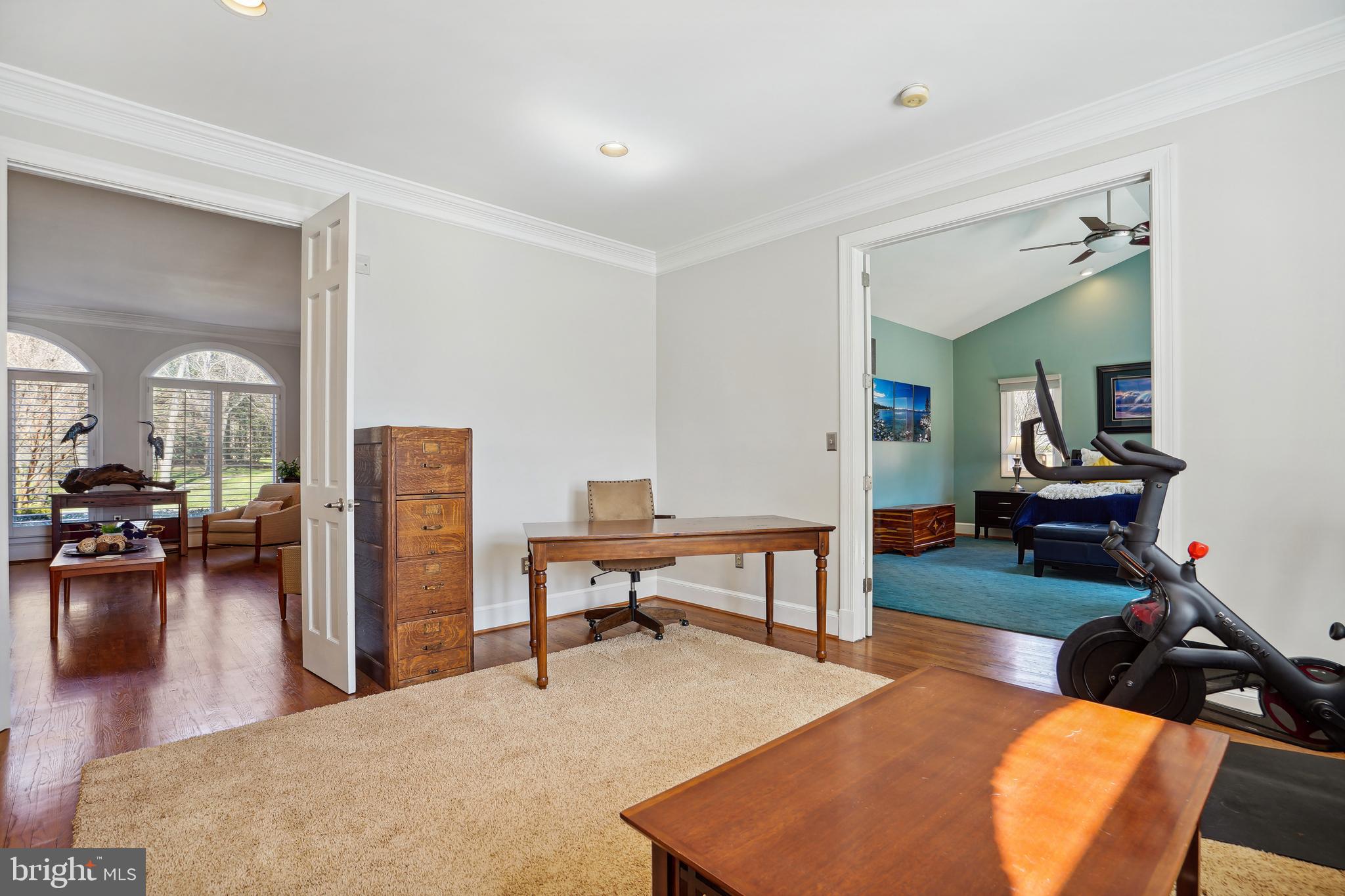 8611 Split Oak Circle Bethesda, MD 20817 - Photo 21 of 60 Library/Office