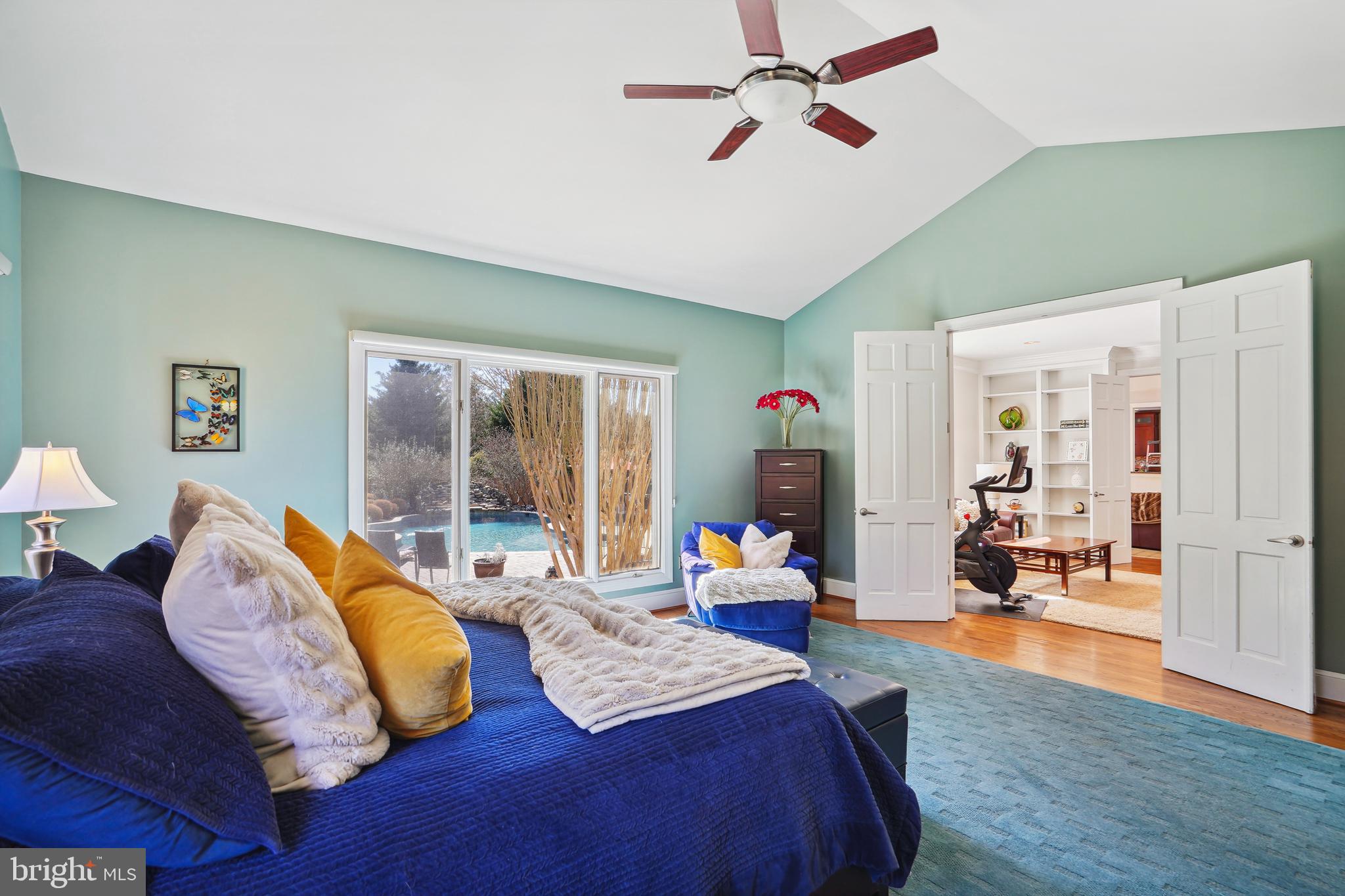 8611 Split Oak Circle Bethesda, MD 20817 - Photo 24 of 60 Main Level Primary Bedroom Suite