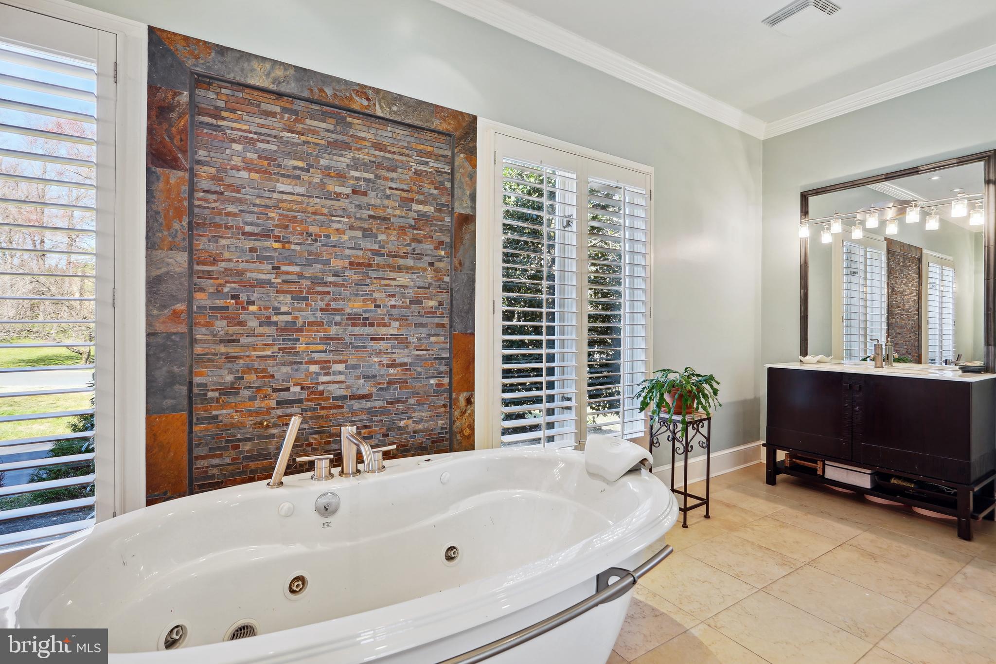 8611 Split Oak Circle Bethesda, MD 20817 - Photo 26 of 60 Primary Bathroom