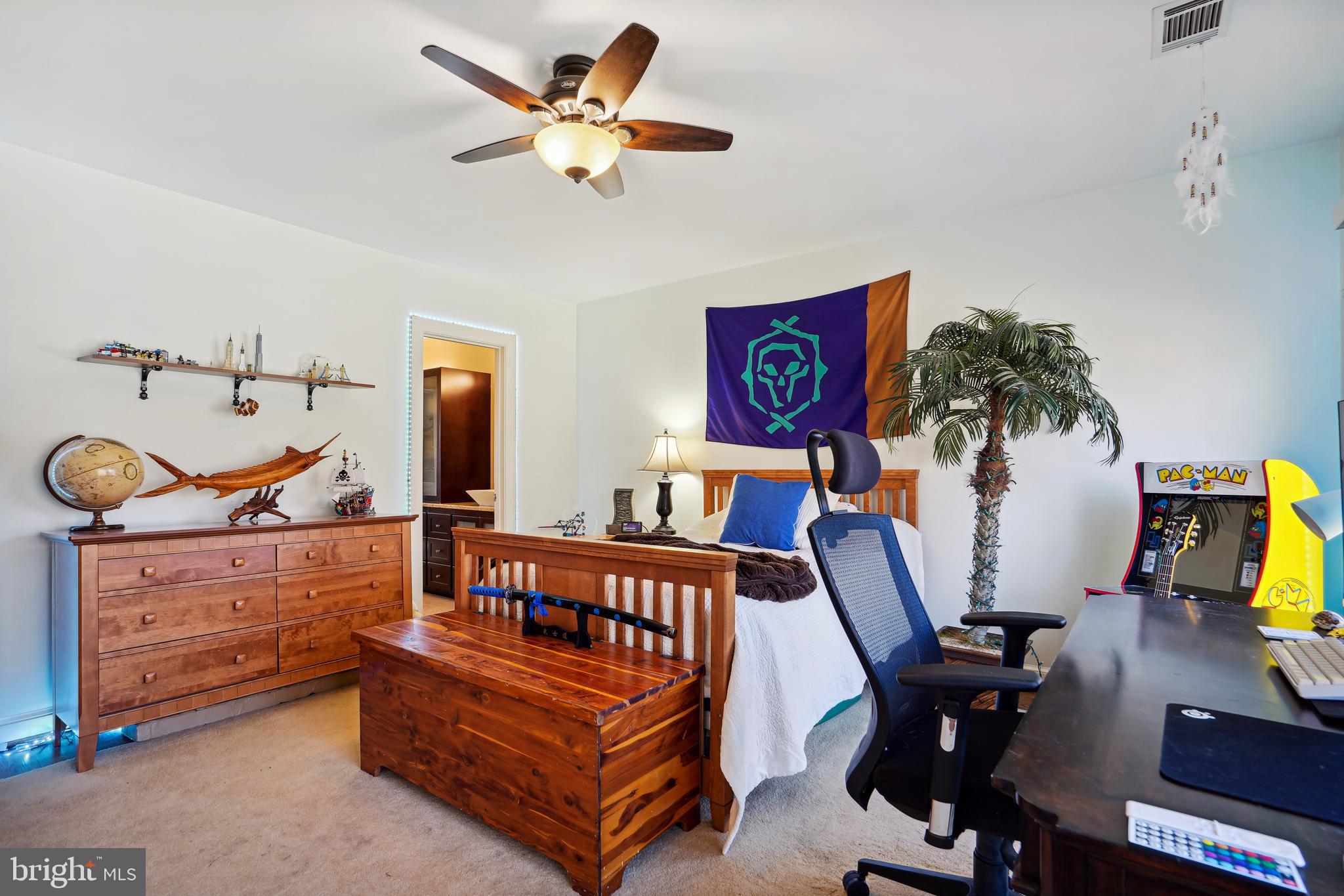 8611 Split Oak Circle Bethesda, MD 20817 - Photo 35 of 60 4th Bedroom