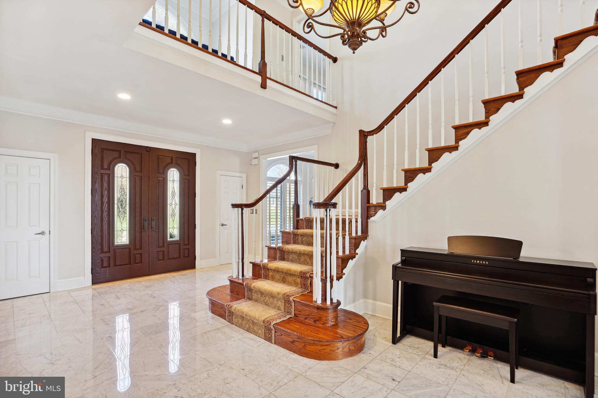 8611 Split Oak Circle Bethesda, MD 20817 - Photo 4 of 60 Gracious 2 Story Foyer