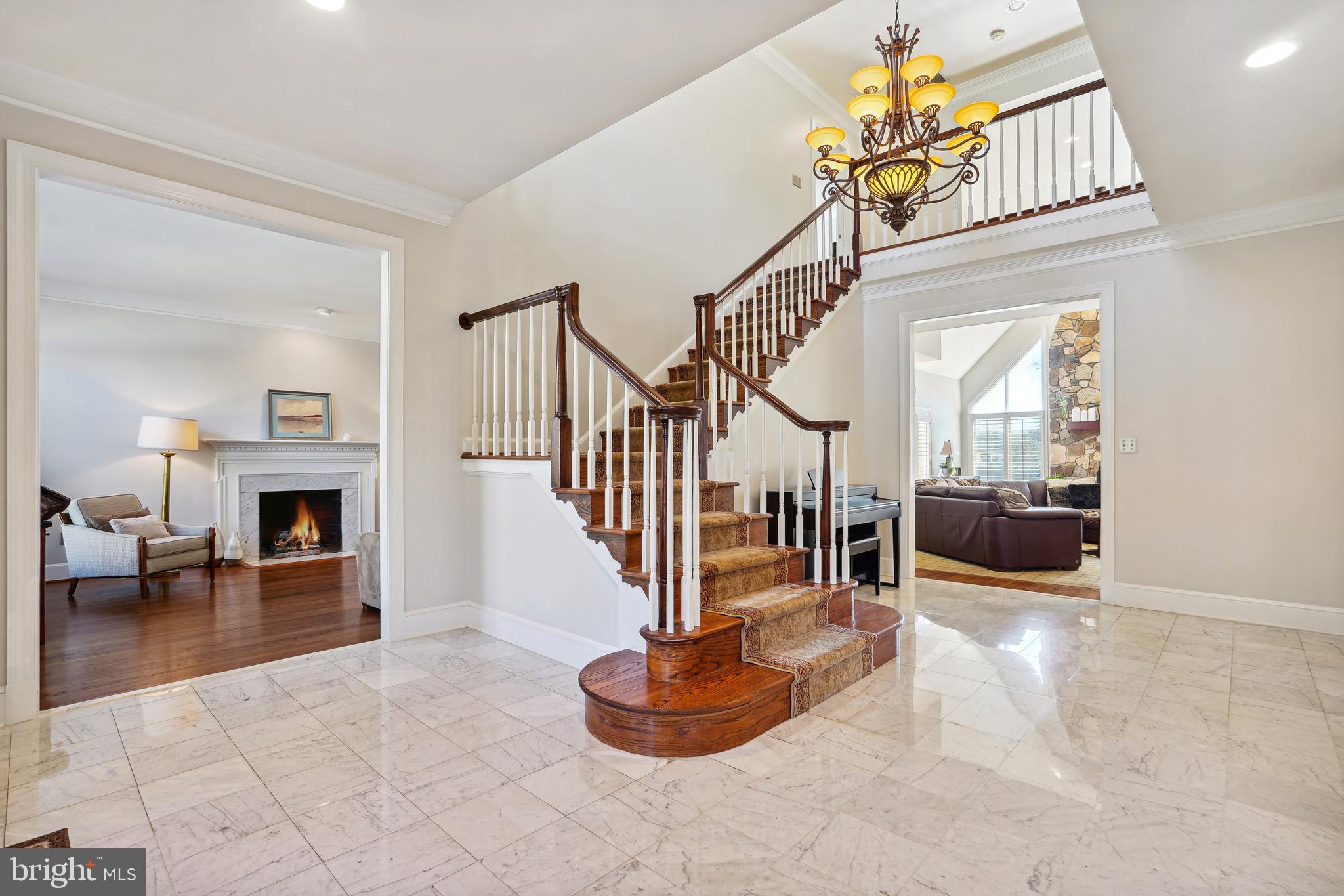 8611 Split Oak Circle Bethesda, MD 20817 - Photo 5 of 60 Gracious 2 Story Foyer