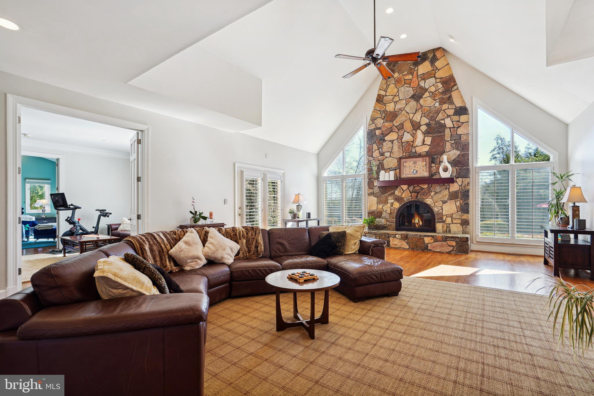 8611 Split Oak Circle Bethesda, MD 20817 - Photo 8 of 60 Great Room