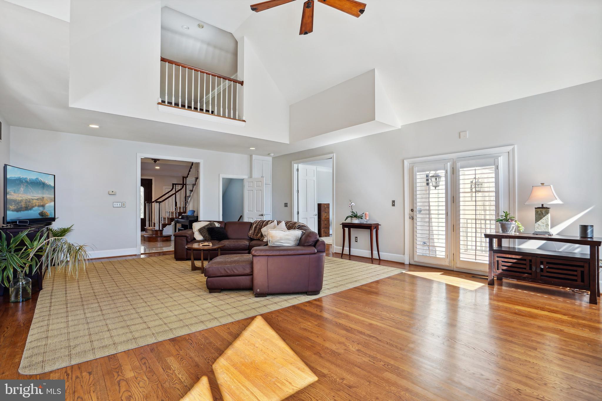 8611 Split Oak Circle Bethesda, MD 20817 - Photo 10 of 60 Great Room