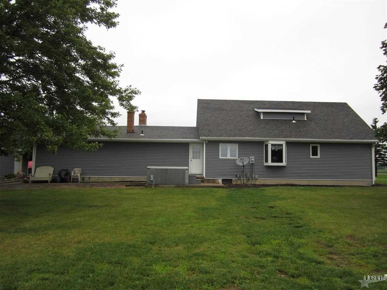 1320 West 900 North Decatur, IN 46733 - Photo 2 of 16