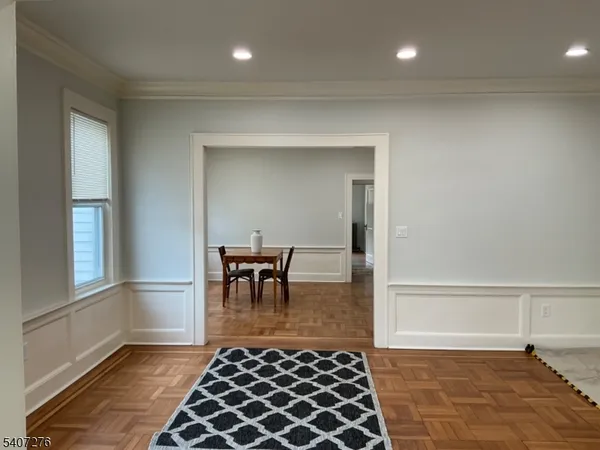$2,600 | 176 Weequahic Avenue, Unit 1, Newark, NJ 07112