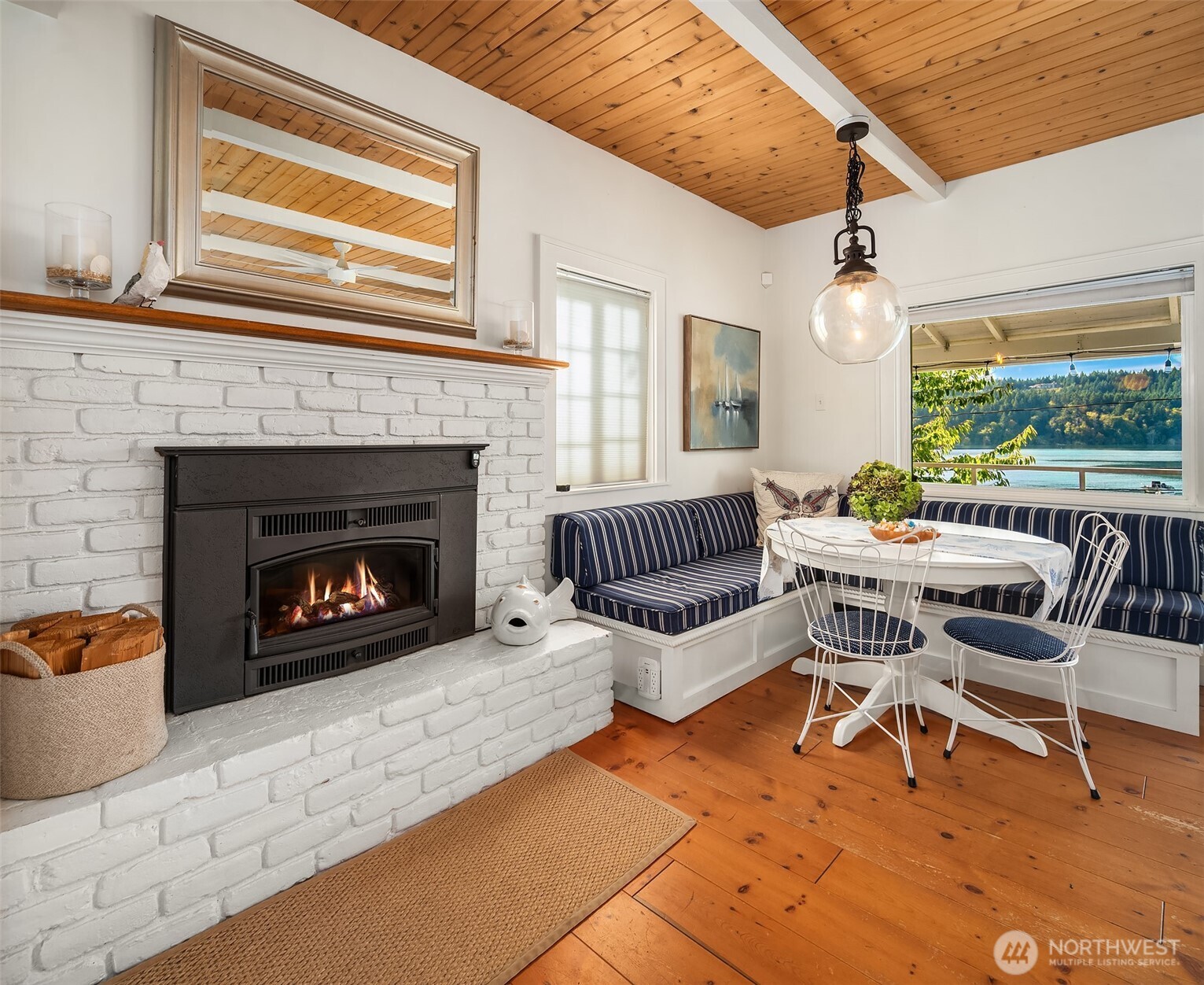 27704 Manzanita Beach Road Southwest Vashon, WA 98070 - Photo 12 of 38