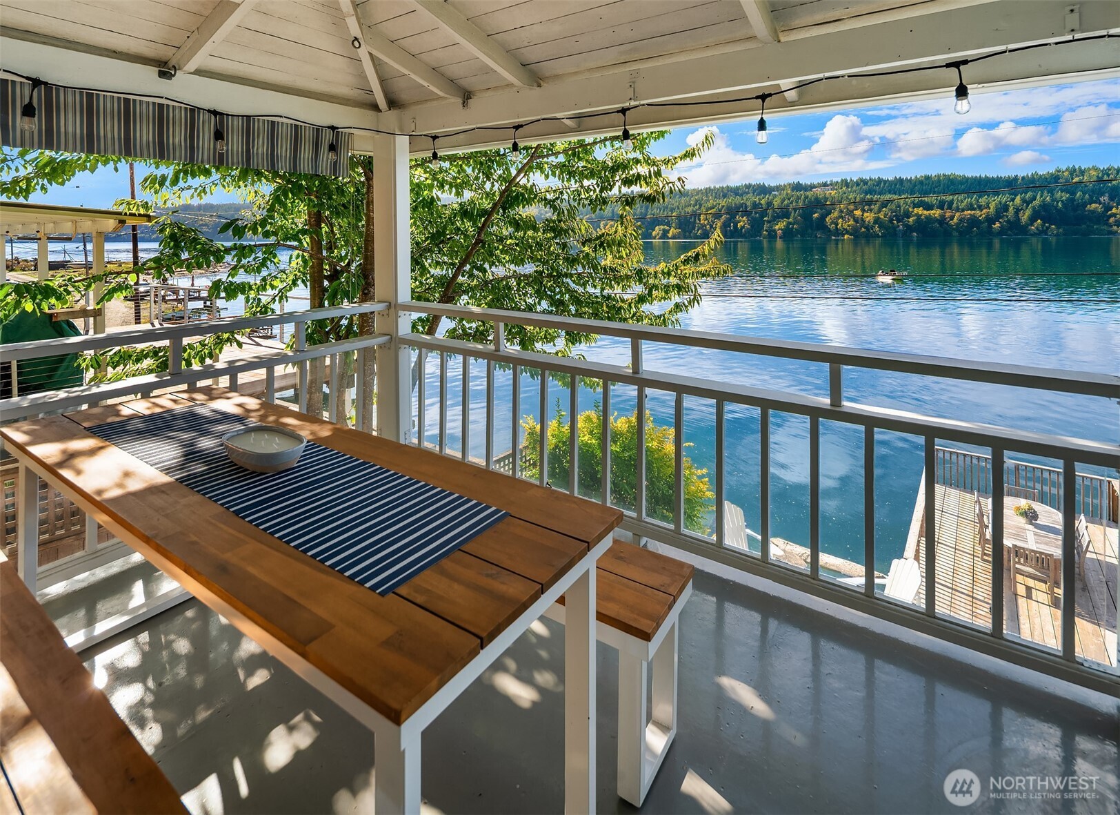 27704 Manzanita Beach Road Southwest Vashon, WA 98070 - Photo 17 of 38