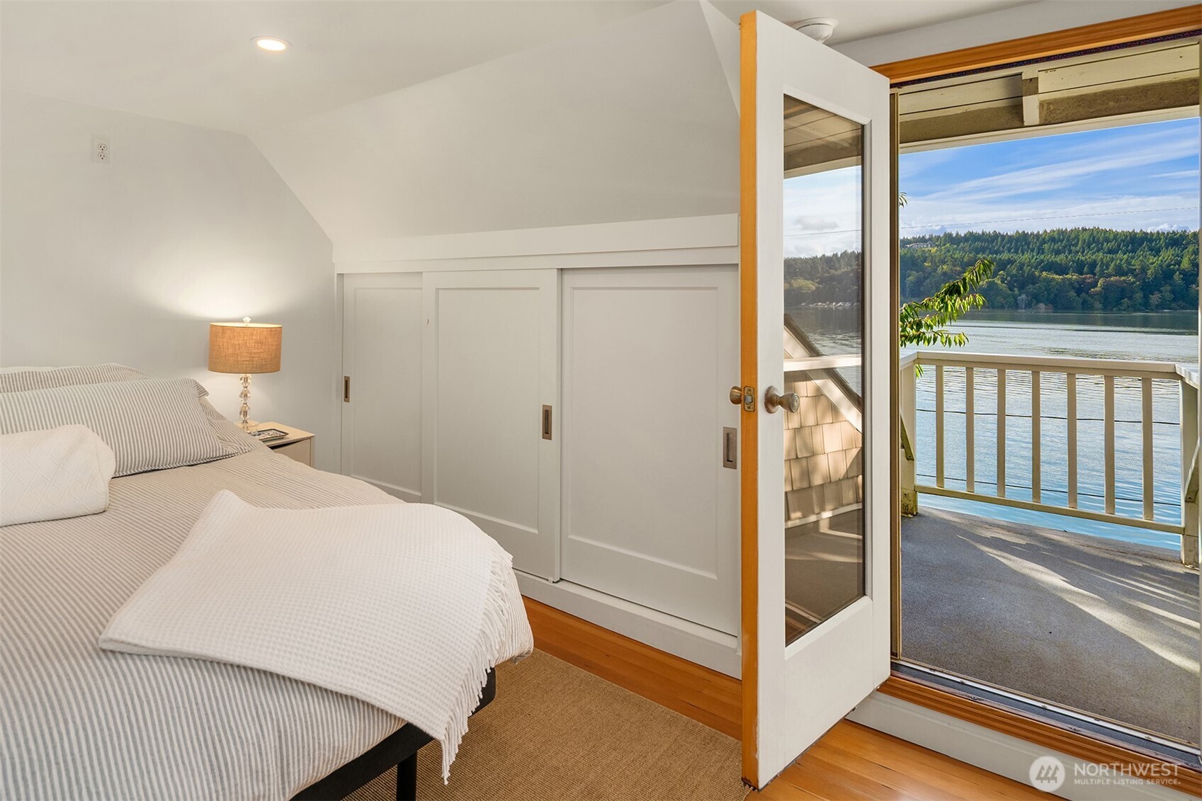 27704 Manzanita Beach Road Southwest Vashon, WA 98070 - Photo 19 of 38