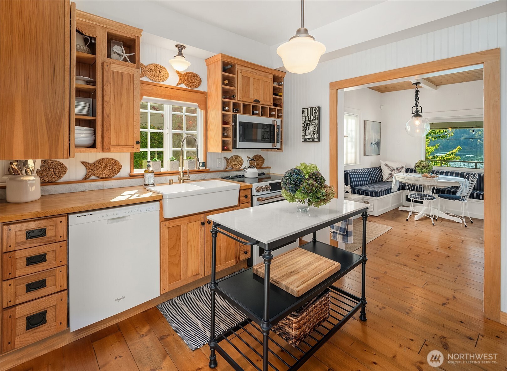 27704 Manzanita Beach Road Southwest Vashon, WA 98070 - Photo 7 of 38