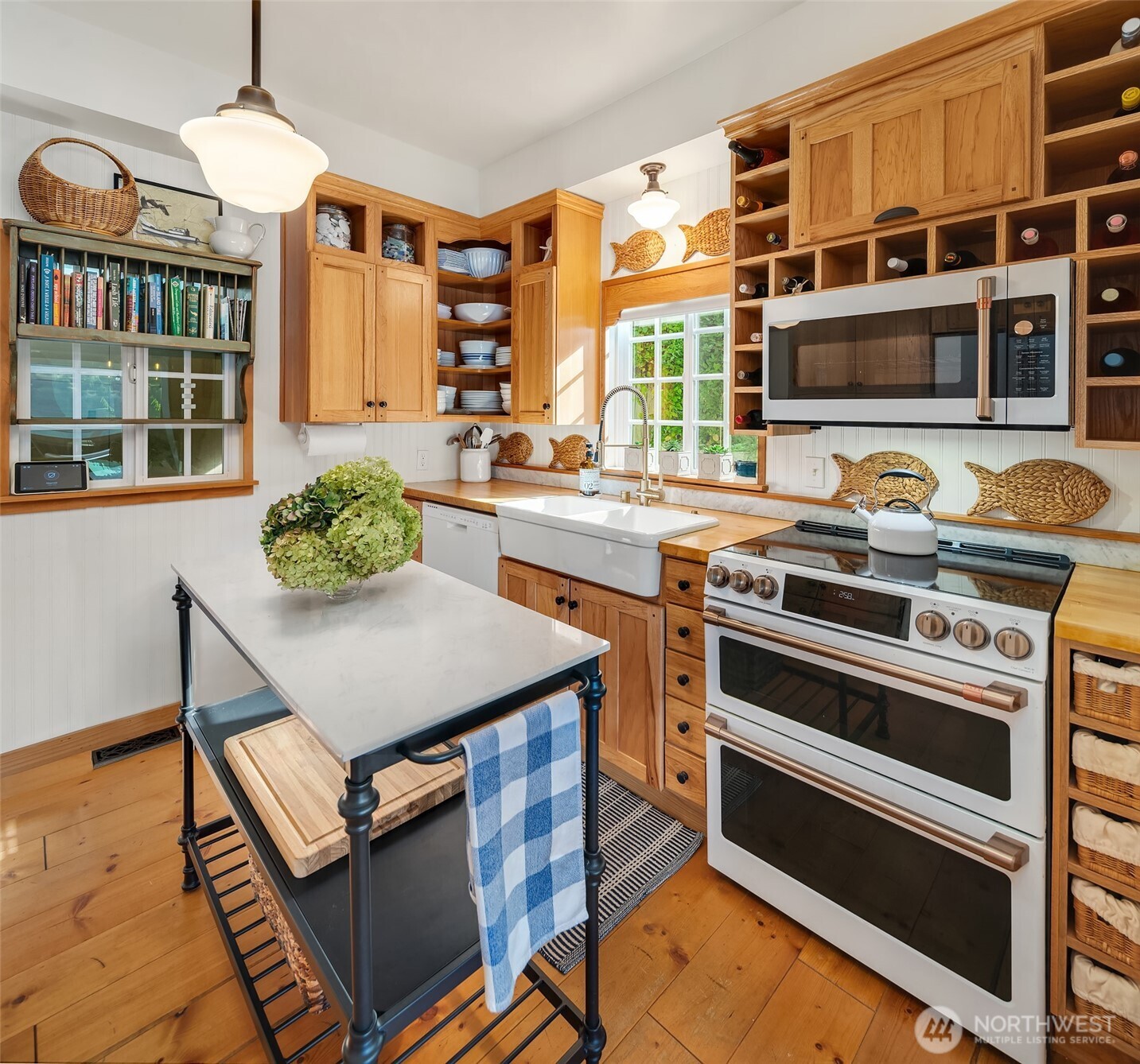 27704 Manzanita Beach Road Southwest Vashon, WA 98070 - Photo 10 of 38