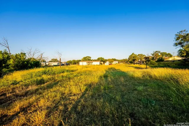 $34,000 | 83 Couser Boulevard, Charlotte, TX 78011