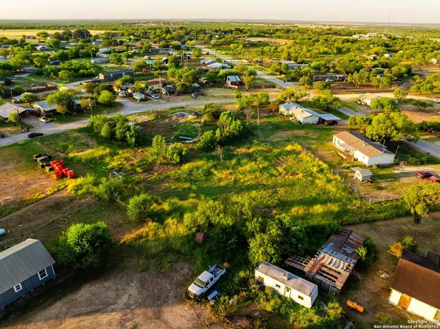 $34,000 | 83 Couser Boulevard, Charlotte, TX 78011