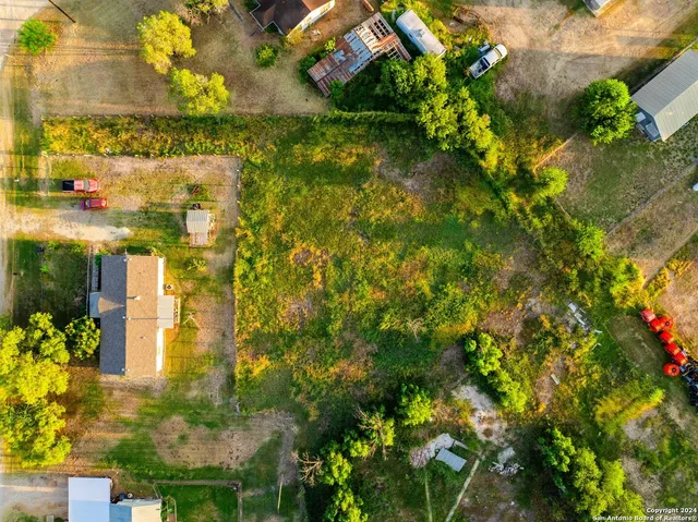 $34,000 | 83 Couser Boulevard, Charlotte, TX 78011