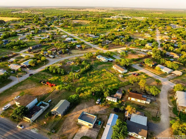 $34,000 | 83 Couser Boulevard, Charlotte, TX 78011