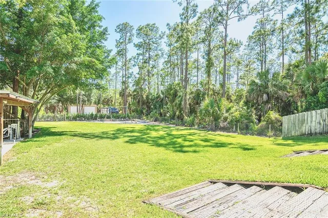 $3,800 | 220 18th Avenue Northwest, Naples, FL 34120