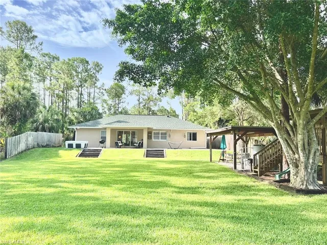 $3,800 | 220 18th Avenue Northwest, Naples, FL 34120