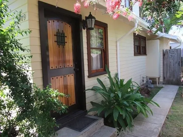 $3,500 | 1909 South Tremont Street, Oceanside, CA 92054