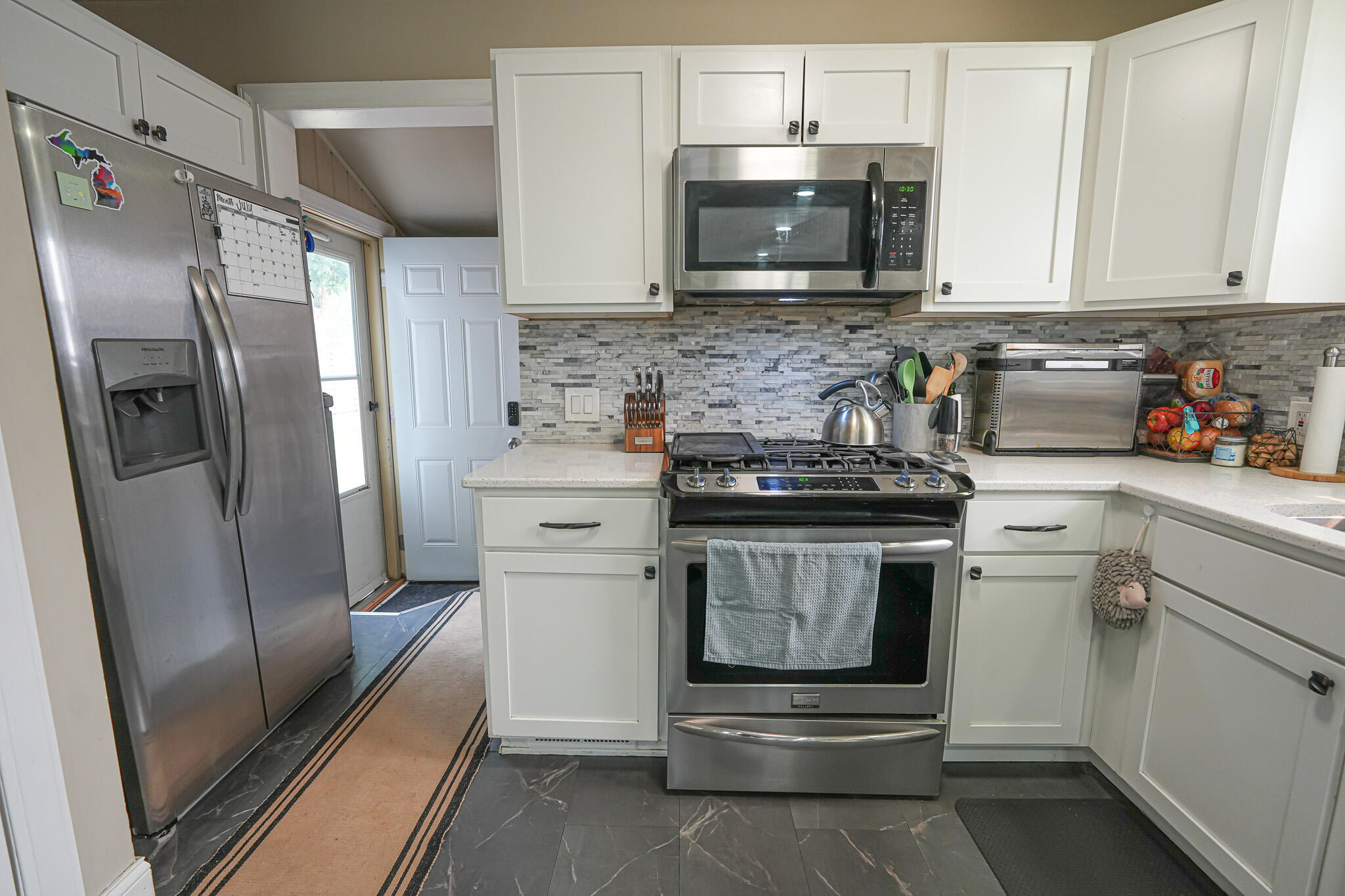 918 Post Road Muskegon, MI 49441 - Photo 8 of 30 DSC00833