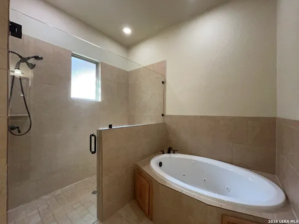 $2,495 | 5921 Whitby Road, Unit 102, San Antonio, TX 78240