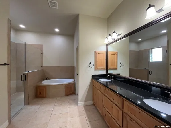 $2,495 | 5921 Whitby Road, Unit 102, San Antonio, TX 78240