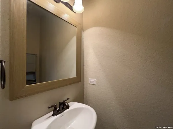 $2,495 | 5921 Whitby Road, Unit 102, San Antonio, TX 78240