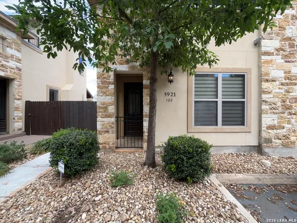 $2,495 | 5921 Whitby Road, Unit 102, San Antonio, TX 78240