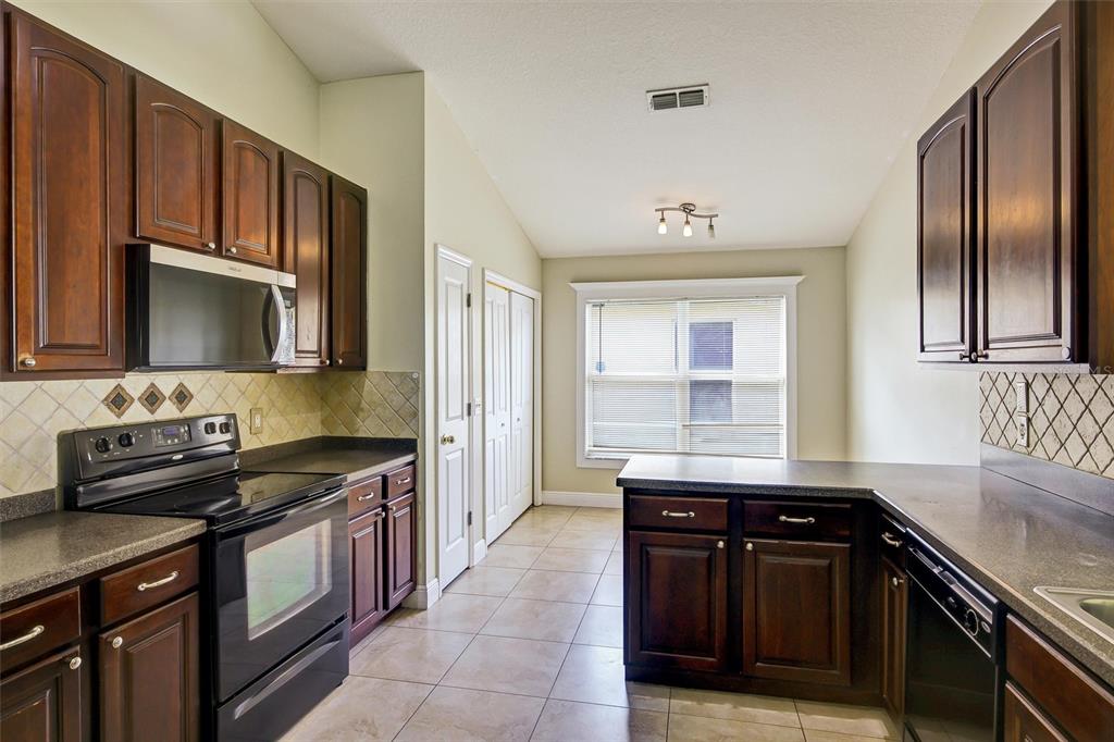 2709 Lucas Lakes Lane Kissimmee, FL 34744 - Photo 11 of 34