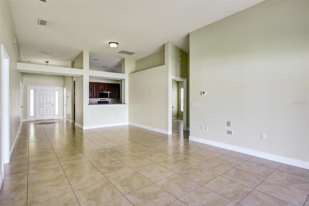 2709 Lucas Lakes Lane Kissimmee, FL 34744 - Photo 17 of 34