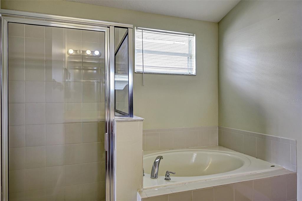 2709 Lucas Lakes Lane Kissimmee, FL 34744 - Photo 22 of 34
