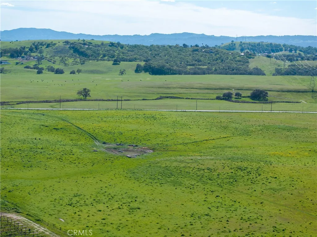 0 Creston Paso Robles, CA 93446 - Photo 18 of 29 a view of an outdoor space and a yard