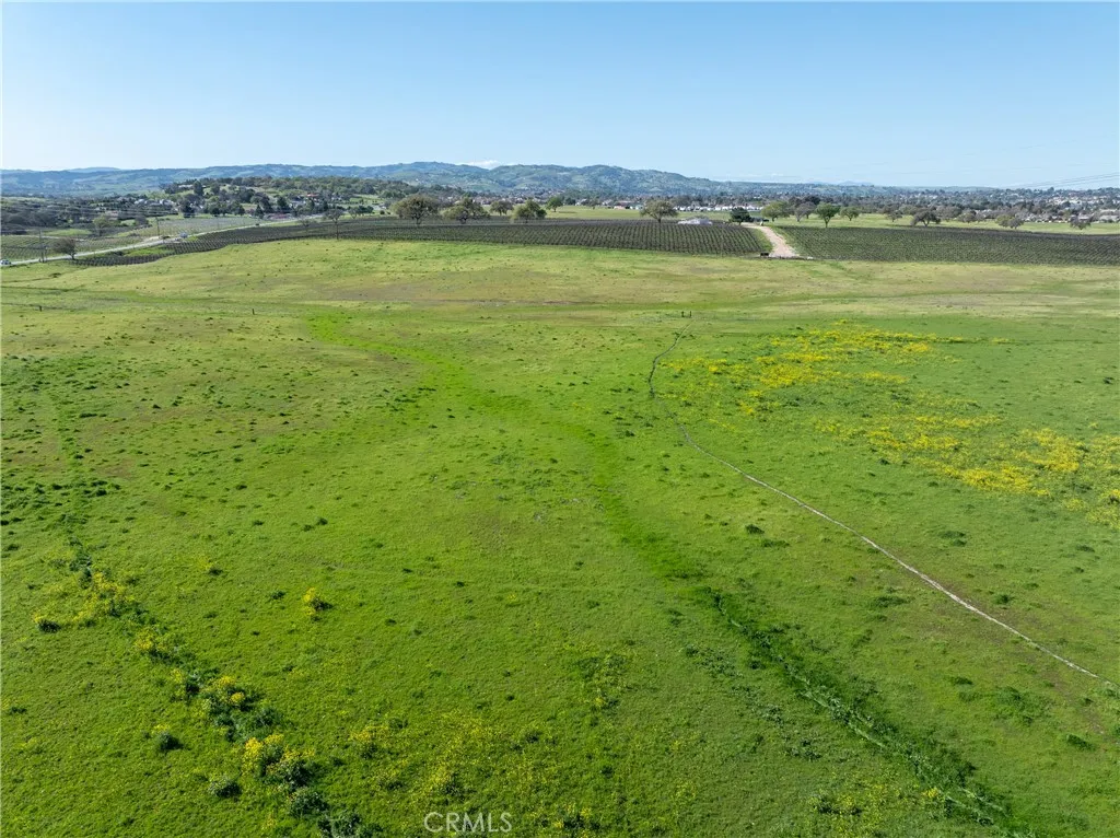 0 Creston Paso Robles, CA 93446 - Photo 21 of 29 a view of a city with an ocean view